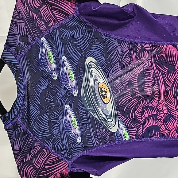 Woman's Shirt - Picture 4 of 6